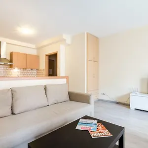  Appartamento Bpr Vivid Downtown Vibe With Balcony Ungheria